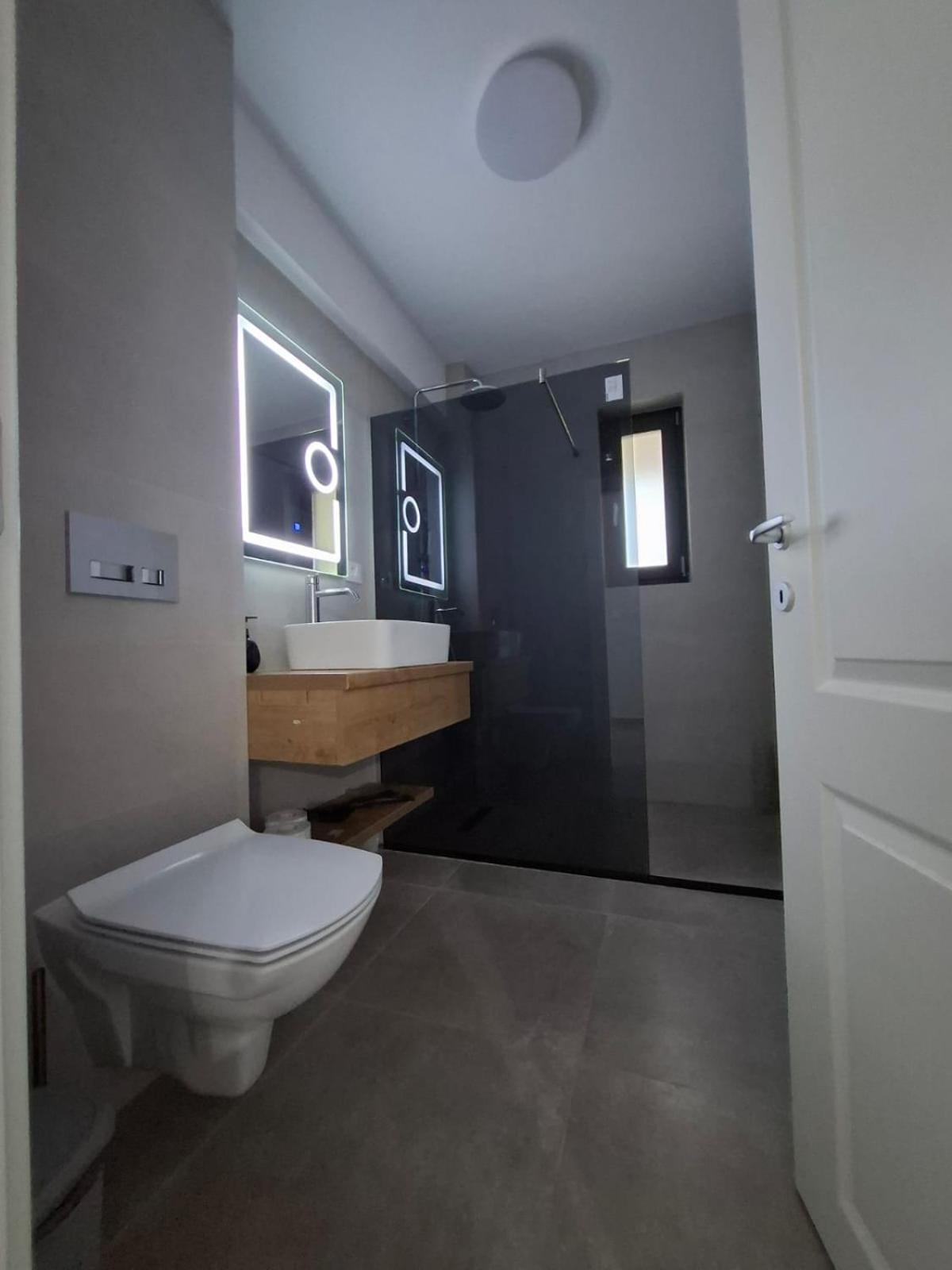 Confort Aparthotel Iasi Buitenkant foto